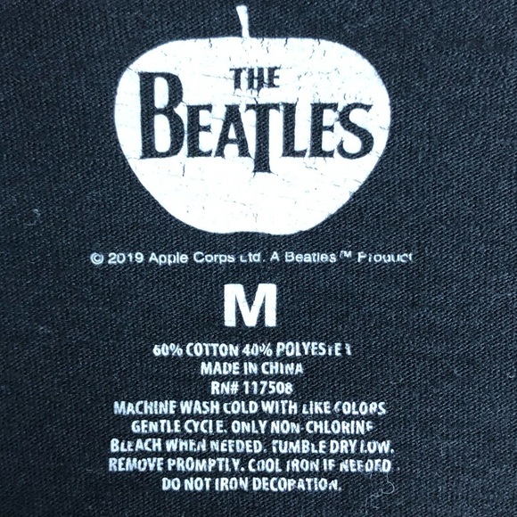 Beatles Cropped Flag Graphic Long Sleeve Band Tee - Picture 15 of 15
